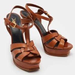 Pre Owned صندل سان لوران جلد فضي ميتاليك بنعل سميك وحزام كاحل مقاس 40