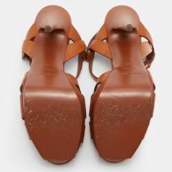 Pre Owned صندل سان لوران جلد فضي ميتاليك بنعل سميك وحزام كاحل مقاس 40