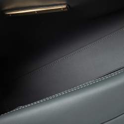 مملوكة مسبقًا حقيبة زاك بوزن ايرثا جلد أزرق داكن حمالة مزخرفة يد علوية 