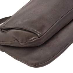 Pre Owned Zadig and Voltaire Grey Leather Skull Studded Wristlet Pouch