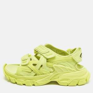 Pre Owned صندل حزام خلفي بالنسياجا تراك مطاط جلد صناعي أزرق مقاس 39