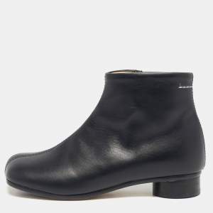 مملوكة مسبقًا Maison Martin Margiela Black Leather Ankle Boots Size 29