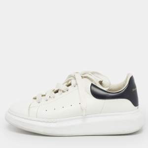 Pre Owned حذاء رياضي ألكساندر ماكوين جلد أبيض / ذهبي كبير الحجم مقاس 35.5