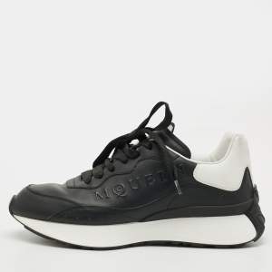 مملوكة مسبقًا Alexander McQueen Sprint Runner Size 42 Black/White Leather Lace Up Sneakers