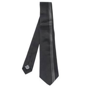 ربطة عنق بوس باس هوغو بوس حرير مقلم رأسي أسود و رصاصي 