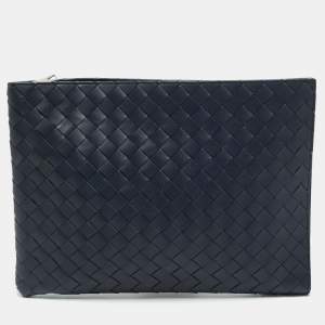 مملوكة مسبقًا حقيبة صغيرة بوتيغا فينيتا جلد إنتريتشاتو أزرق بحري بسحاب دائري