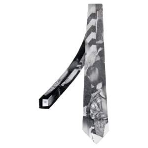 Pre Owned Burberry Grey Rave Print Classic Cut Silk Tie