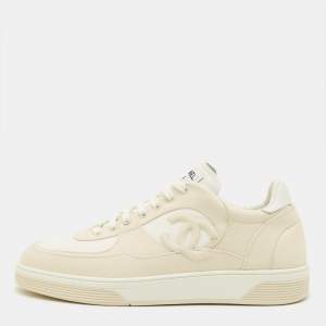 Pre Owned حذاء رياضي شانيل سي سي جلد وقماش أبيض/كريمي عنق منخفض مقاس 46