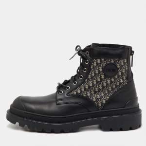 مملوكة مسبقًا Dior Black Oblique Canvas and Leather Explorer Ankle Boots Size 43