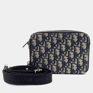 مملوكة مسبقًا Dior Homme Oblique Navy Blue/Beige Canvas Wallet on 2OBBC119YSE