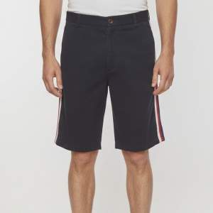 مملوكة مسبقًا Gucci Navy Blue Web Striped Gabardine Bermuda Shorts S