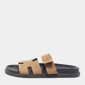 مملوكة مسبقًا Hermes Chypre Size 41.5 Grey Suede Flat Sandals