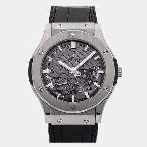 Pre Owned ساعة يد رجالية هوبلو كلاسيك فيوجن كلاسيكو ألترا ثين 515.NX.0170.LR أوتوماتيك تيتانيوم أزرق 45 ملم مستعملة