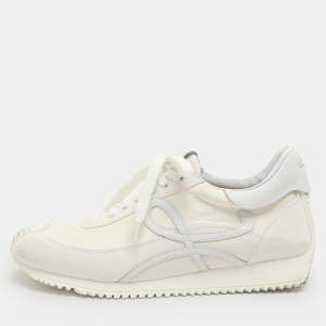 Pre Owned حذاء رياضي لويفي فلو رانر 2.0 سويدي ونايلون أبيض بعنق منخفض مقاس 42