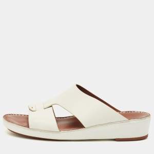 Pre Owned صندل سلايد لورو بيانا جلد أبيض مع إبزيم مقاس 43