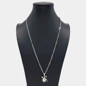 مملوكة مسبقًا Louis Vuitton Monogram Row Pendant Necklace