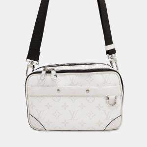 Louis Vuitton Alpha Messenger Blanc Monogram Taiga Leather