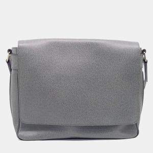 مملوكة مسبقًا Louis Vuitton Grey Leather Taiga Roman MM