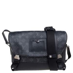 مملوكة مسبقًا Louis Vuitton Monogram Eclipse Canvas Voyager Messenger PM Bag