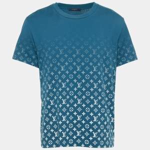 مملوكة مسبقًا ```json    [{"name": "Louis Vuitton Blue Monogram Print Gradient Cotton T-Shirt XL", "name_ar": "تي شيرت لوي فيتون قطن أزرق بتصميم مونوغرام متدرج مقاس كبير جدًا"}]```
