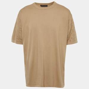 Pre Owned تي شيرت لوي فيتون قطن محبوك بكم أحادي بني فاتح مزين بشعار مقاس رباعي كبير (٤ إكس لارج)