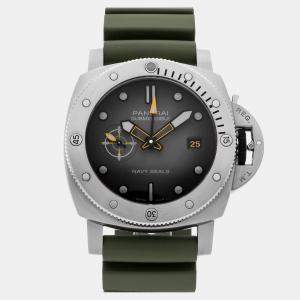 Pre Owned Pre-Owned Panerai Submersible PAM 1323 Automatic Grey Stainless Steel Men's Wristwatch 44 mm