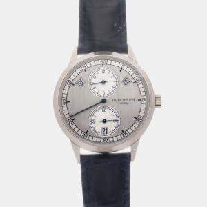 Pre Owned باتيك فيليب تعقيدات تقويم سنوي منظم 5235G-001 فضي 18 قيراط ذهب أبيض أوتوماتيكي ساعات يد رجالية 40 ملم