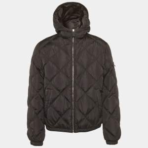 مملوكة مسبقًا Prada Black Enamel Triangle Logo Nylon Quilted Jacket L