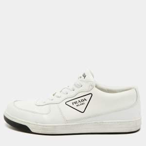 مملوكة مسبقًا حذاء رياضي برادا جلد أبيض بحافة منخفضة مقاس 43