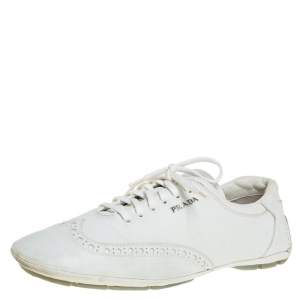 مملوكة مسبقًا حذاء رياضي برادا سبورت جلد أبيض منخفض من أعلى مقاس 42