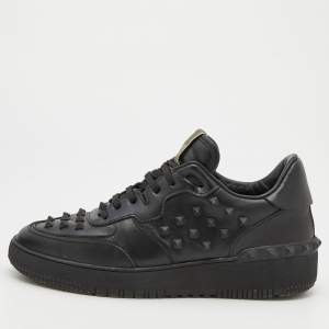 Pre Owned Valentino Black Leather Rockstud Low Top Sneakers Size 43