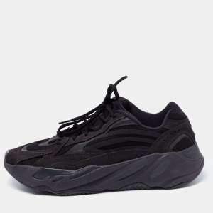 Adidas Yeezy Black Suede Boost 700 V2 Vanta Sneakers Size 44