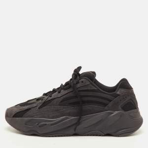 Pre Owned Yeezy x Adidas Boost 700 V2 Size 42 Black Canvas and Suede Low Top Sneakers