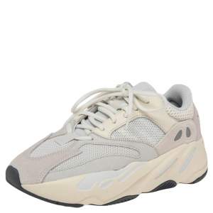 مملوكة مسبقًا Yeezy x Adidas White Leather, Suede And Mesh Boost 700 Analog Sneakers Size 40