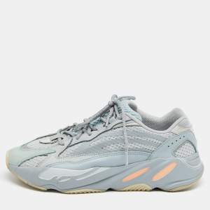 مملوكة مسبقًا حذاء رياضي ييزي x أديداس بوست 700 ڨي2 اينرتيا شبك وجلد نوبوك رصاصي/أزرق مقاس 45 1/3 