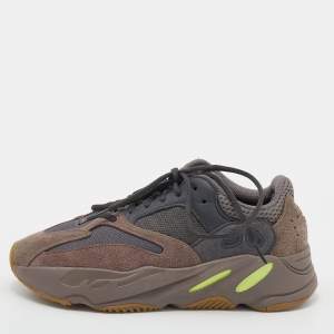 مملوكة مسبقًا Yeezy x Adidas Grey/Brown Suede And Mesh Boost 700 V2 Mauve Low Top Sneakers Size 39 1/3