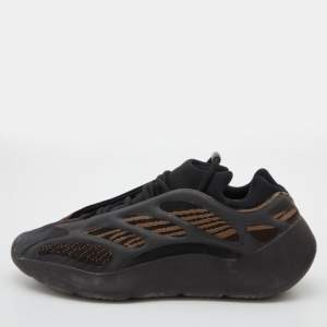 Pre Owned Yeezy x Adidas Brown/Black Knit Fabric and Rubber 700 V3 Clay Brown Sneakers Size 44