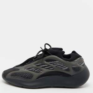 Pre Owned Yeezy x Adidas Black/Grey Knit Fabric and Rubber Boost 700 V3 Alvah Sneakers Size 42