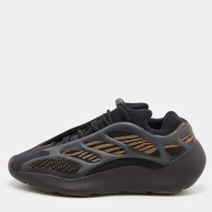 Pre Owned Yeezy x Adidas Brown/Black Knit Fabric and Rubber 700 V3 Clay Brown Sneakers Size 42