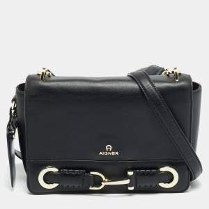 Pre Owned Aigner Black Leather Flap Shoulder Bag