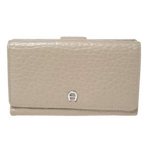 Pre Owned Aigner Beige Leather Trifold Wallet