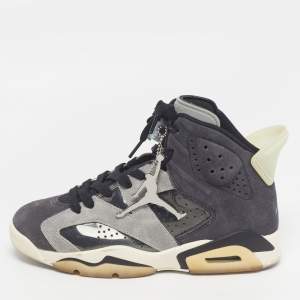 مملوكة مسبقًا Air Jordans Jordan 6 Retro Tech Chrome Size 37.5 Grey Suede and PVC High Top Sneakers