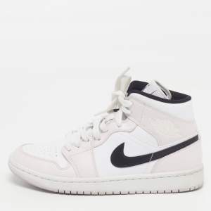 مملوكة مسبقًا Air Jordans Jordan 1 Barely Rose Size 38.5 Multicolor Leather Mid Top Sneakers