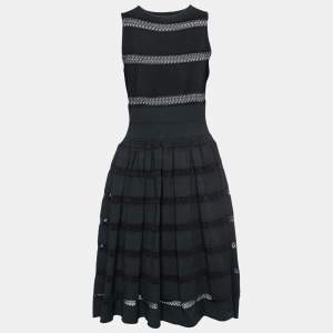 فستان علايا دانتيل وتريكو أسود واسع بلا أكمام  مقاس متوسط - ميديوم