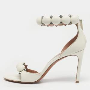 Pre Owned Alaia Bombe Size 38 Cream Patent Leather Ankle Strap Sandals