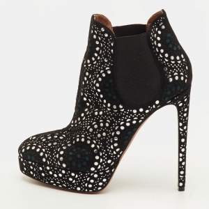 Pre Owned حذاء بوت للكاحل علايا سويدي بلون أسود/فضي بنمط الليزر مقاس 40 مع نعل سميك