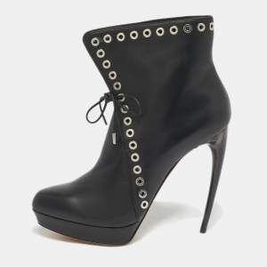 Pre Owned Alexander McQueen Black Leather Eyelet Horn Heel Ankle Length Boots Size 40.5