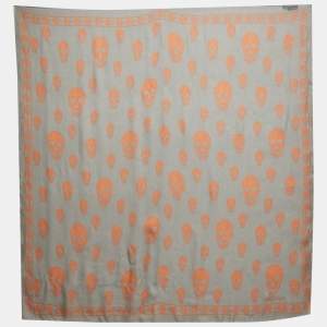 مملوكة مسبقًا Alexander McQueen Grey/Orange Skull Print Silk Scarf