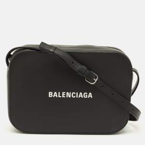 مملوكة مسبقًا Balenciaga Everyday Small Black Leather Camera Shoulder Bag