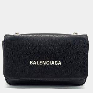 Pre Owned Balenciaga Black Leather Everyday Chain Crossbody Bag